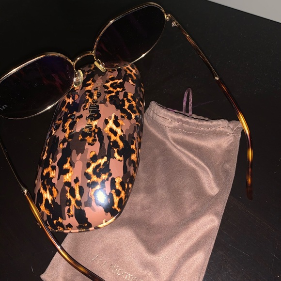 Ana Hickmann Sunglasses - Picture 3 of 3